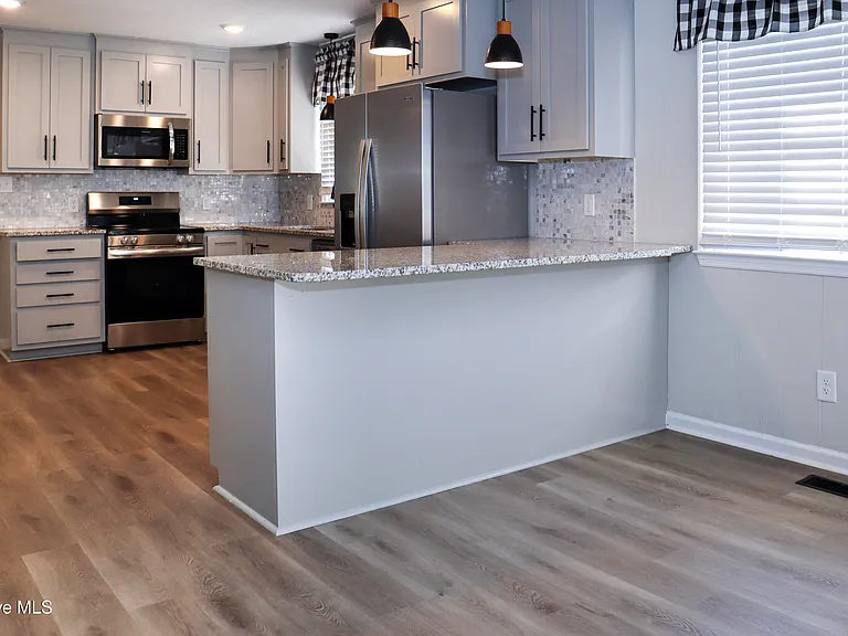 8359 Inscoe Rd — Photo 16