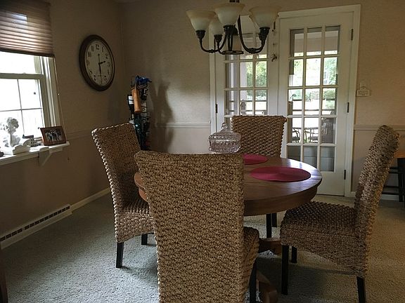 3rd image of 734 Country Club Ln