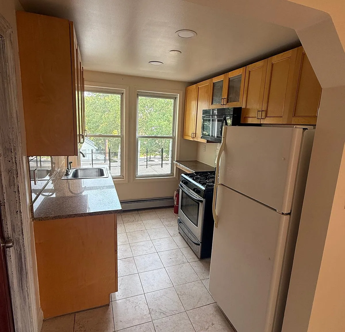 1 bed, 700 sqft, $2,734 — Photo 1