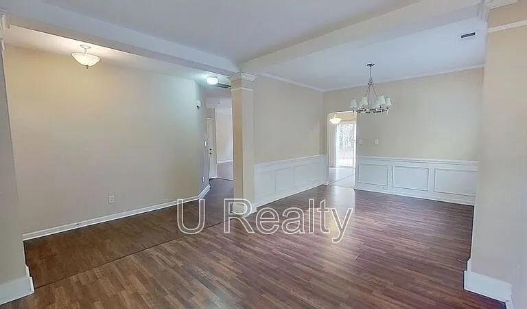 10009 Barrands Ln — Photo 2