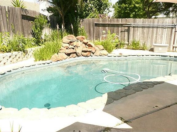 4th image of 1633 Steinbeck Dr