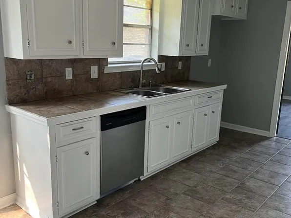 4048 Lassen Dr, Baton Rouge, LA 70814