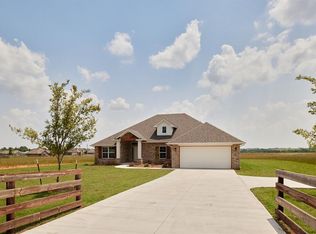 807 Cemetery Rd, Tuttle, OK 73089