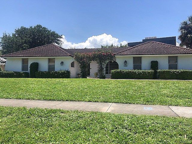 2nd image of 11803 Lake Shore Pl