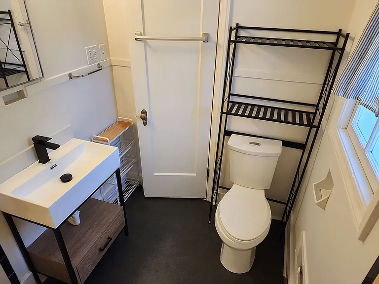 We have the wonderful 2bed/1bath you've been waiting for! — Photo 13