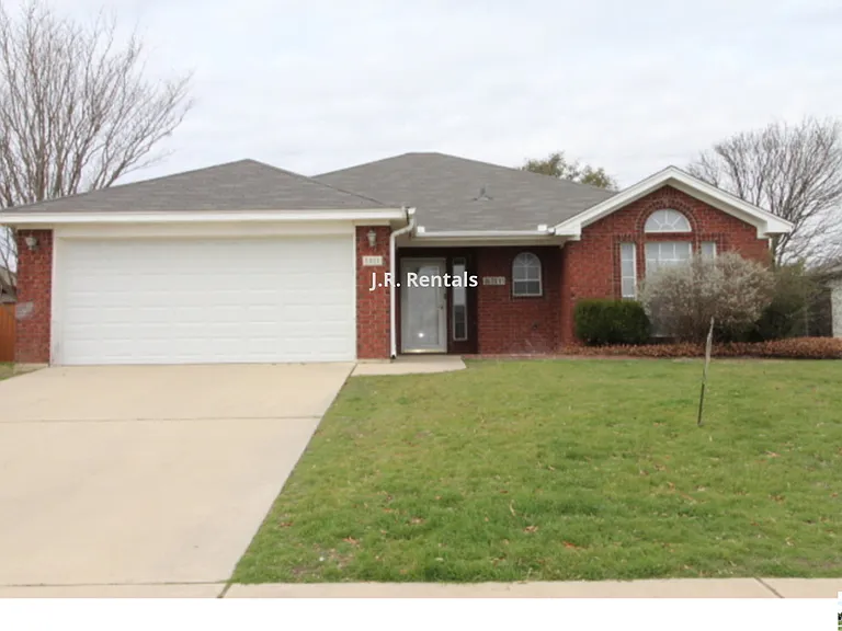 5211 James Loop — Photo 8
