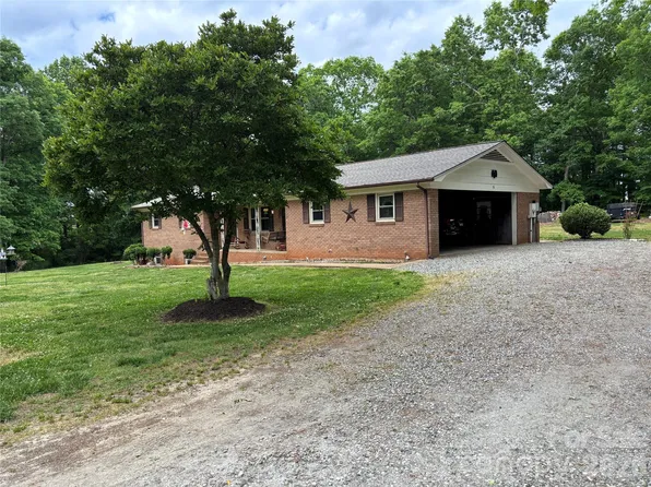 74 Miranda Dr, Taylorsville, NC 28681
