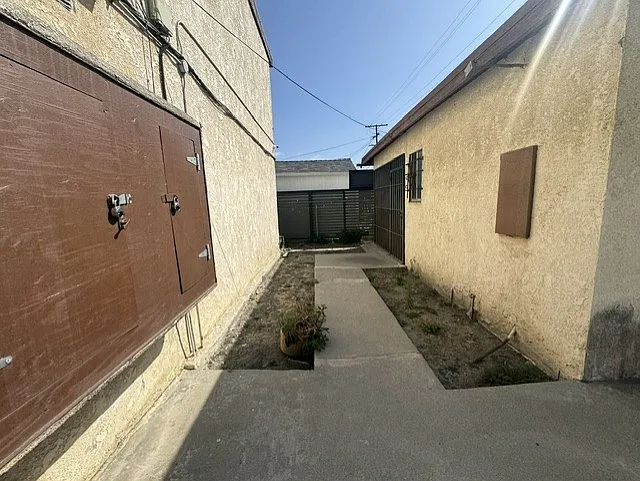 2939 S Orange Dr #1 — Photo 5