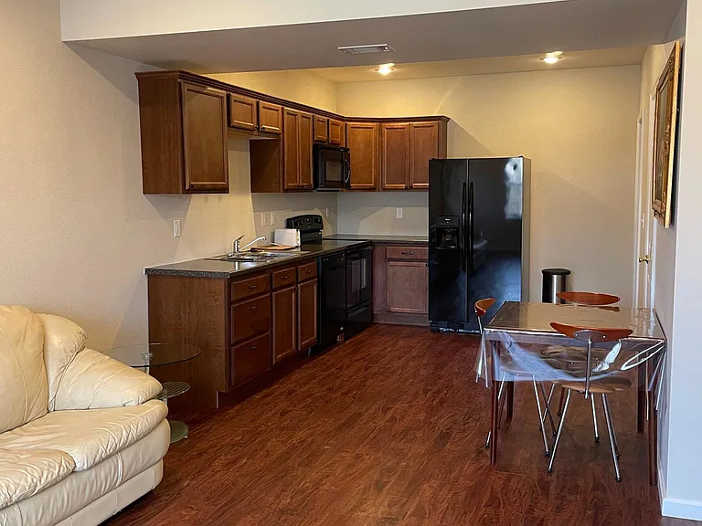164 Jonathan Ln — Photo 4