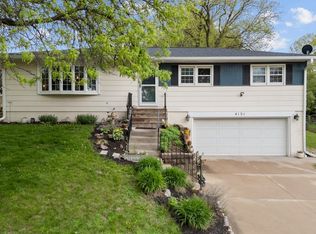 4131 Fillmore Ln, Davenport, IA 52806