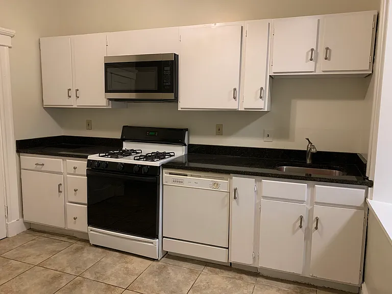 3033 Guilford Ave — Photo 38