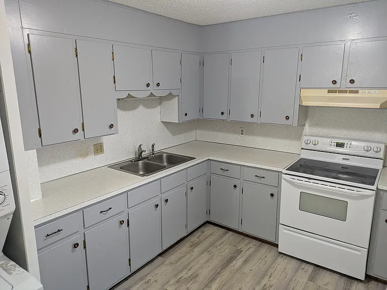203 Forest Dr #1 — Photo 1