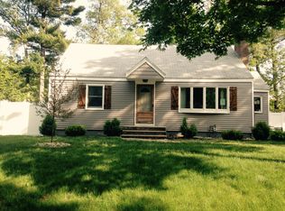 3 Lloyd Rd, Tewksbury, MA 01876