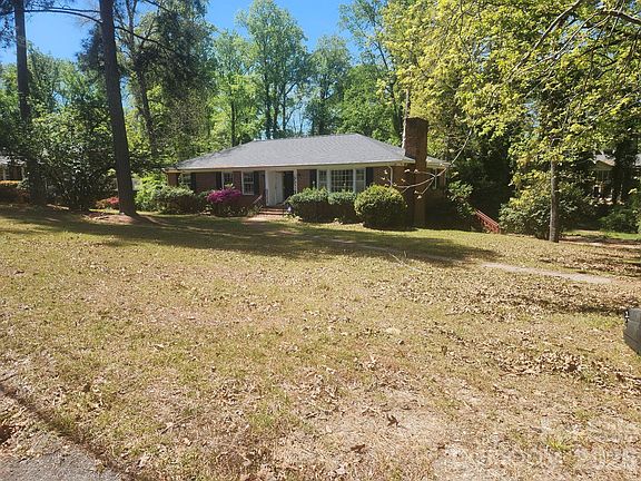 2nd image of 120 Woodland Rd