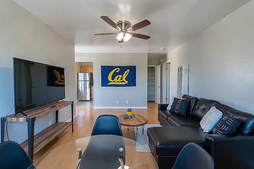 2360 Ellsworth — Photo 3