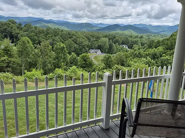 111 Woodland Dr, Mars Hill, NC 28754
