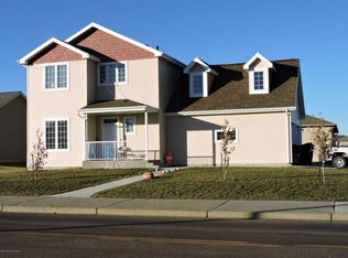 1474 15th St W, Dickinson, ND 58601