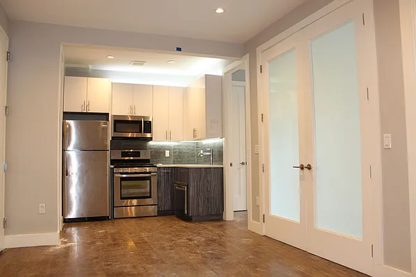 Rented by Premier Metro Realty Corp | media 21