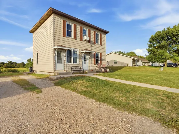 316 3rd Ave SW, Hawick, MN 56273