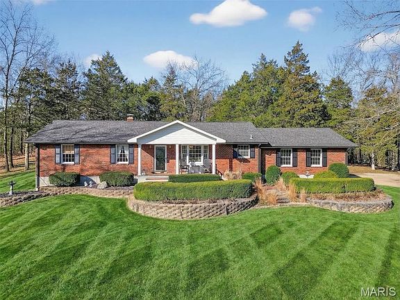 3rd image of 2361 Prairie Hollow Rd