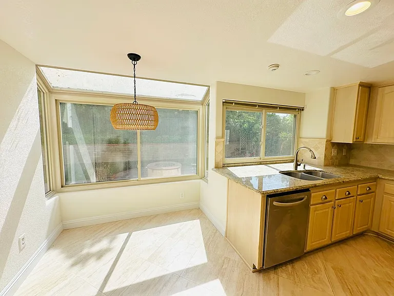 6635 Soaring Dr — Photo 18