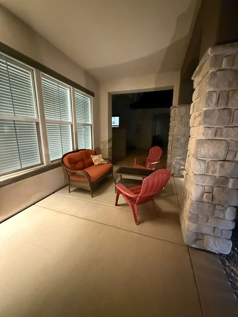 663 West Juniper Hill Drive — Photo 2