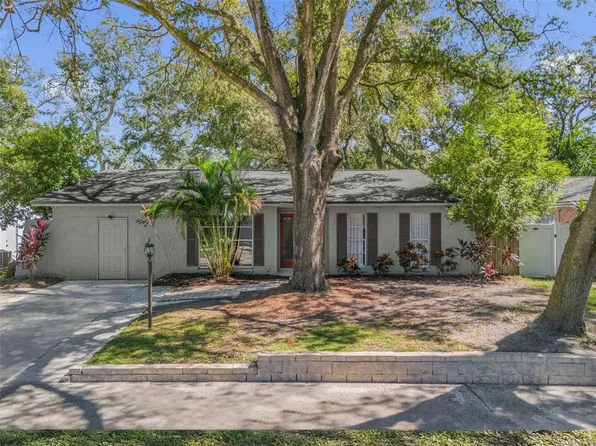 9627 HIDDEN OAKS CIRCLE, TAMPA, FL 33612