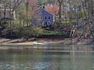 8 Kingsbury Rd, Norfolk, MA 02056