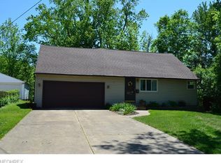 910 McKinley Ave, Bedford, OH 44146