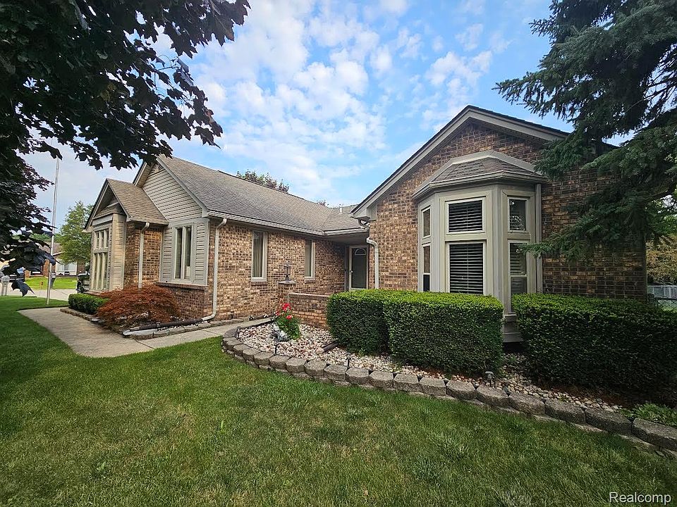 1st image of 40026 Vachon Dr