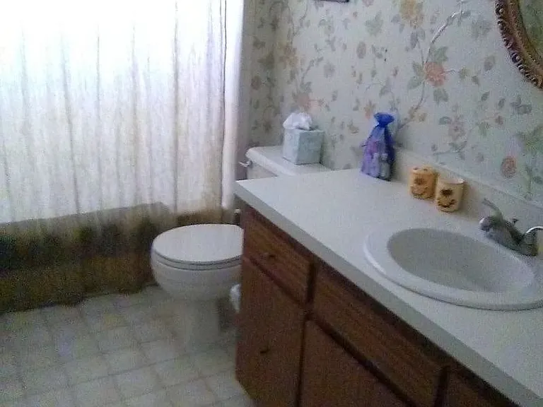 807 SE Celtic Ave — Photo 5