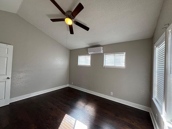 4th image of 825 W Russell Pl APT 3