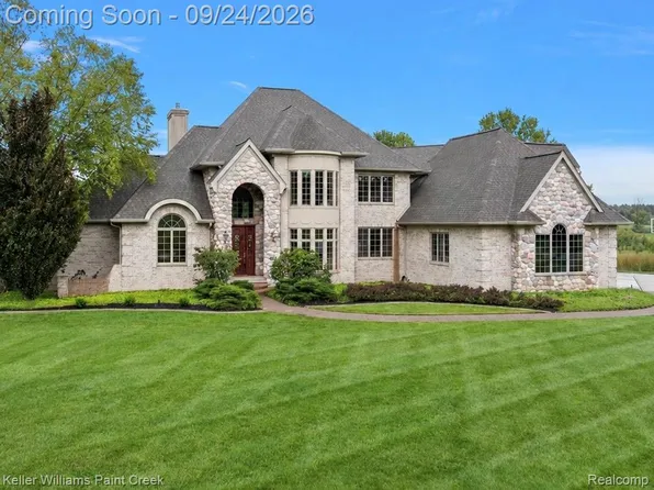 175 Victorian Hills Dr, Okemos, MI 48864