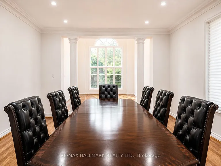 51 Risebrough Ave — Photo 5