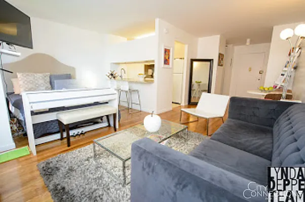 Rented by City Connections Realty | media 45