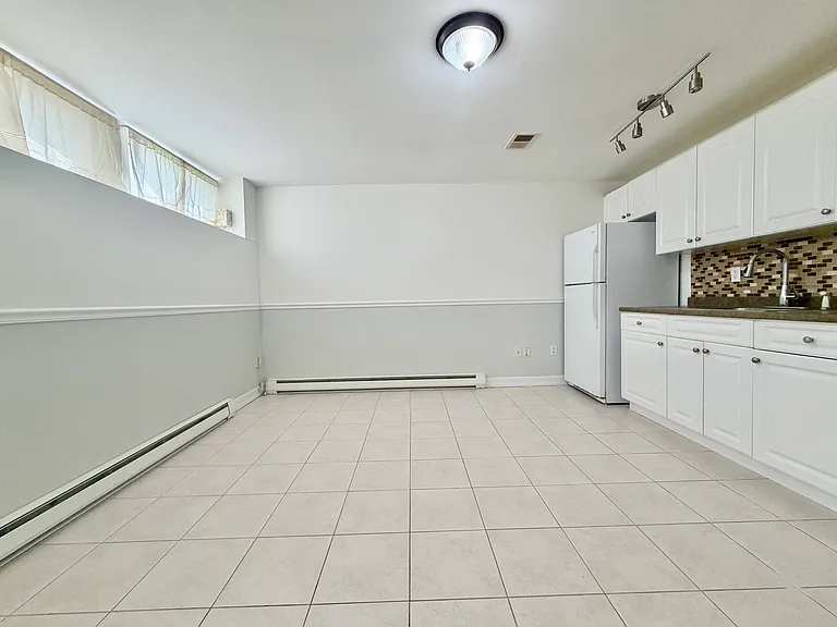 204 Sneden Ave #1 — Photo 4