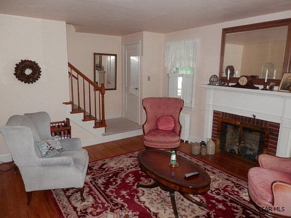 3rd image of 300 Penrod St