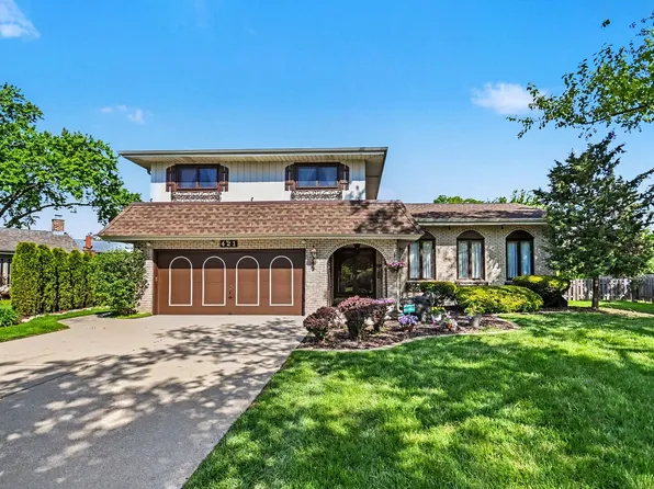 421 E Barclay Ct, Elmhurst, IL 60126