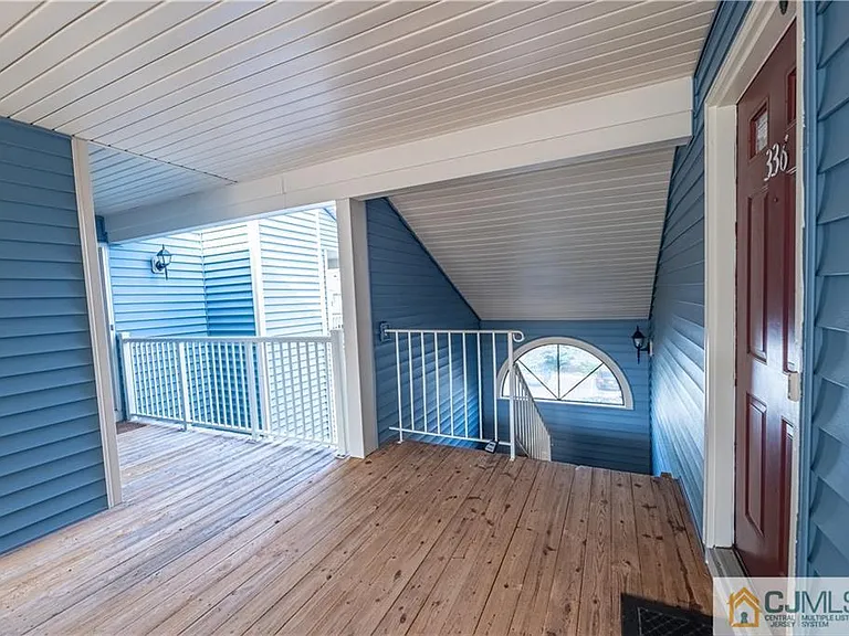 336 Cozzens Ct — Photo 53