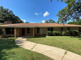 5917 Maceo Ln, Fort Worth, TX 76112