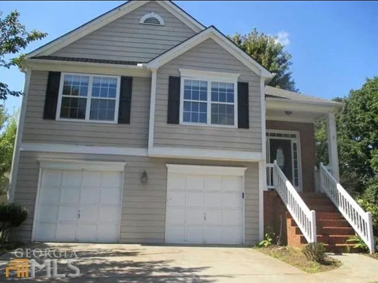 4305 Brighton Ct NW — Photo 2