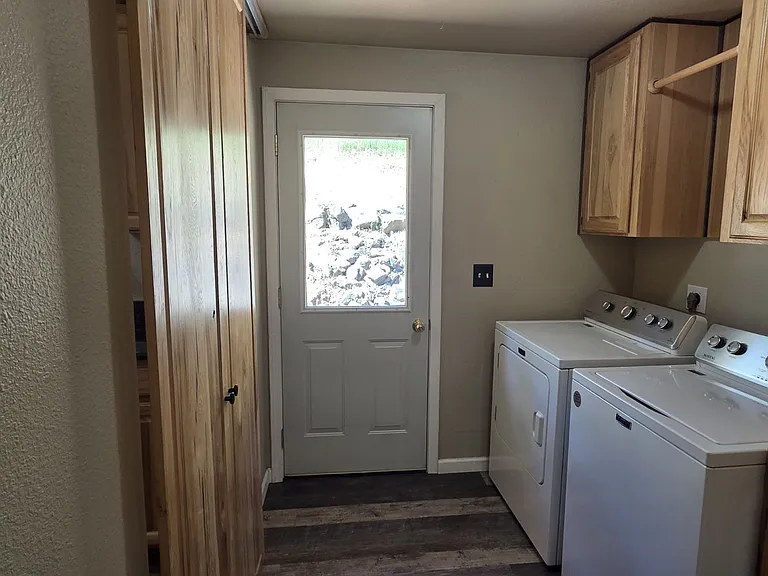 941 Colonial Rd — Photo 13