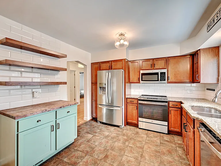 8 Kennedy Rd — Photo 12