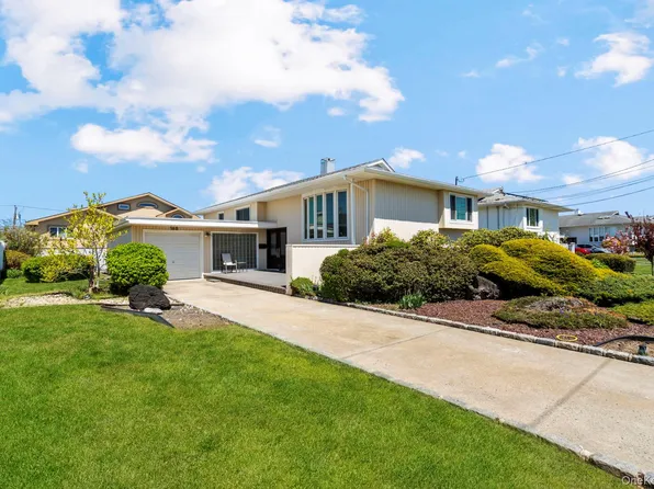 148 Harris Drive, Oceanside, NY 11572