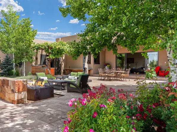 1858 Palacio Ln, Santa Fe, NM 87505