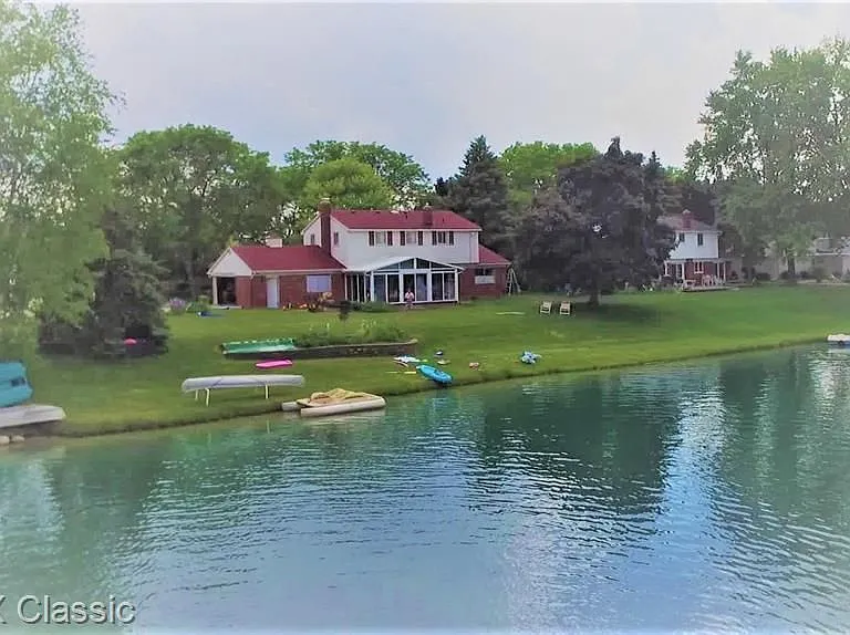1587 Three Lakes Dr — Photo 1