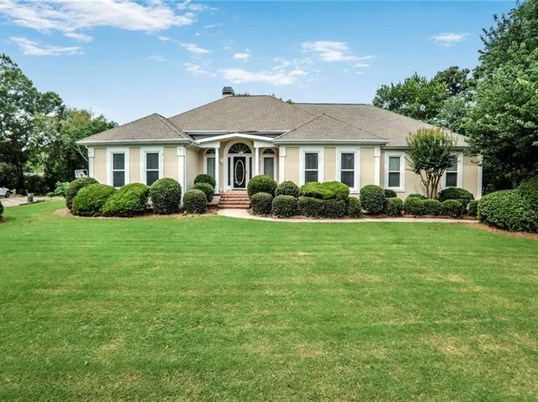 6310 Chestnut Pkwy, Flowery Branch, GA 30542