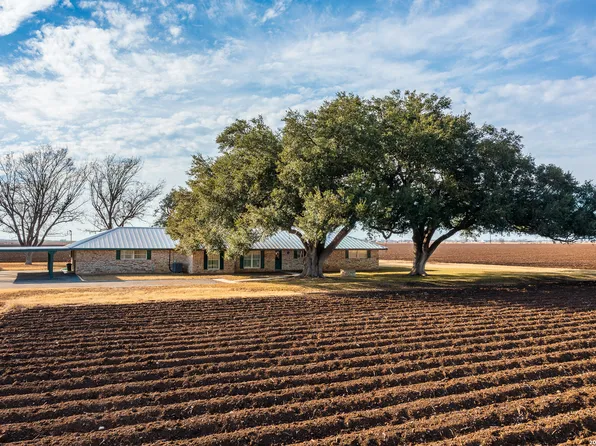 3830 County Road 541, Hondo, TX 78861