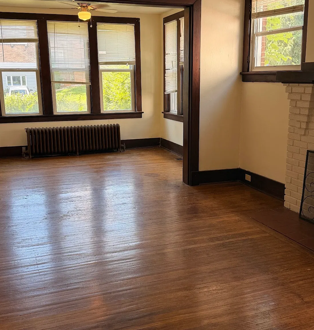 180 Noble Ave — Photo 2