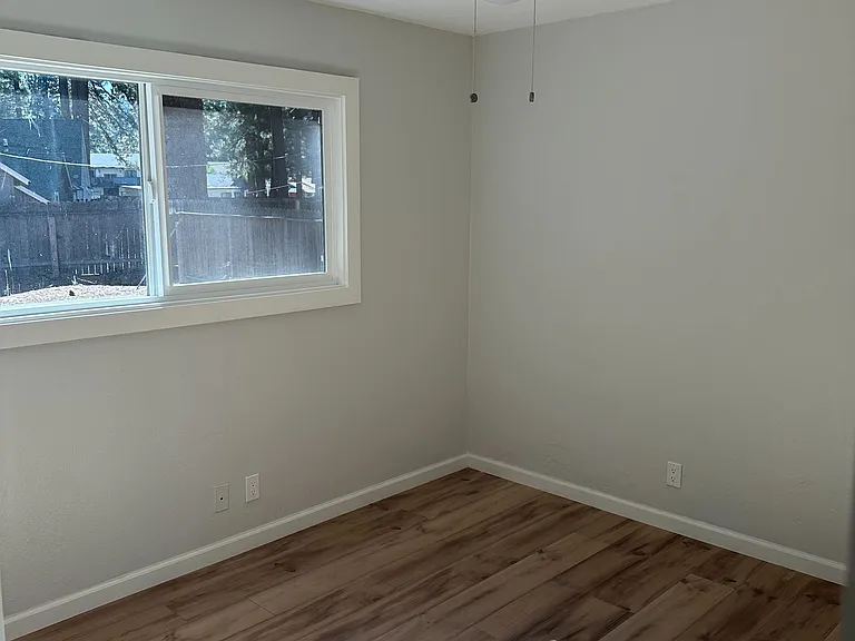 2732 Young St #A — Photo 16
